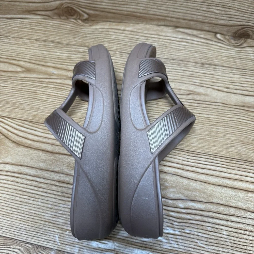 Crocs Monterey Metallic Wedge Shoes Sz 7 Slip On Comfort Cushion Sandals 207144‎
